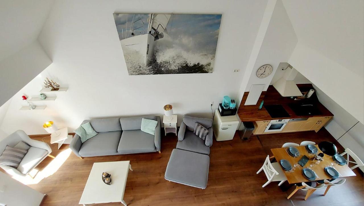 Hochwertige Ferienwohnung Direkt Am Wasser Mit Balkon Greifswald Luaran gambar