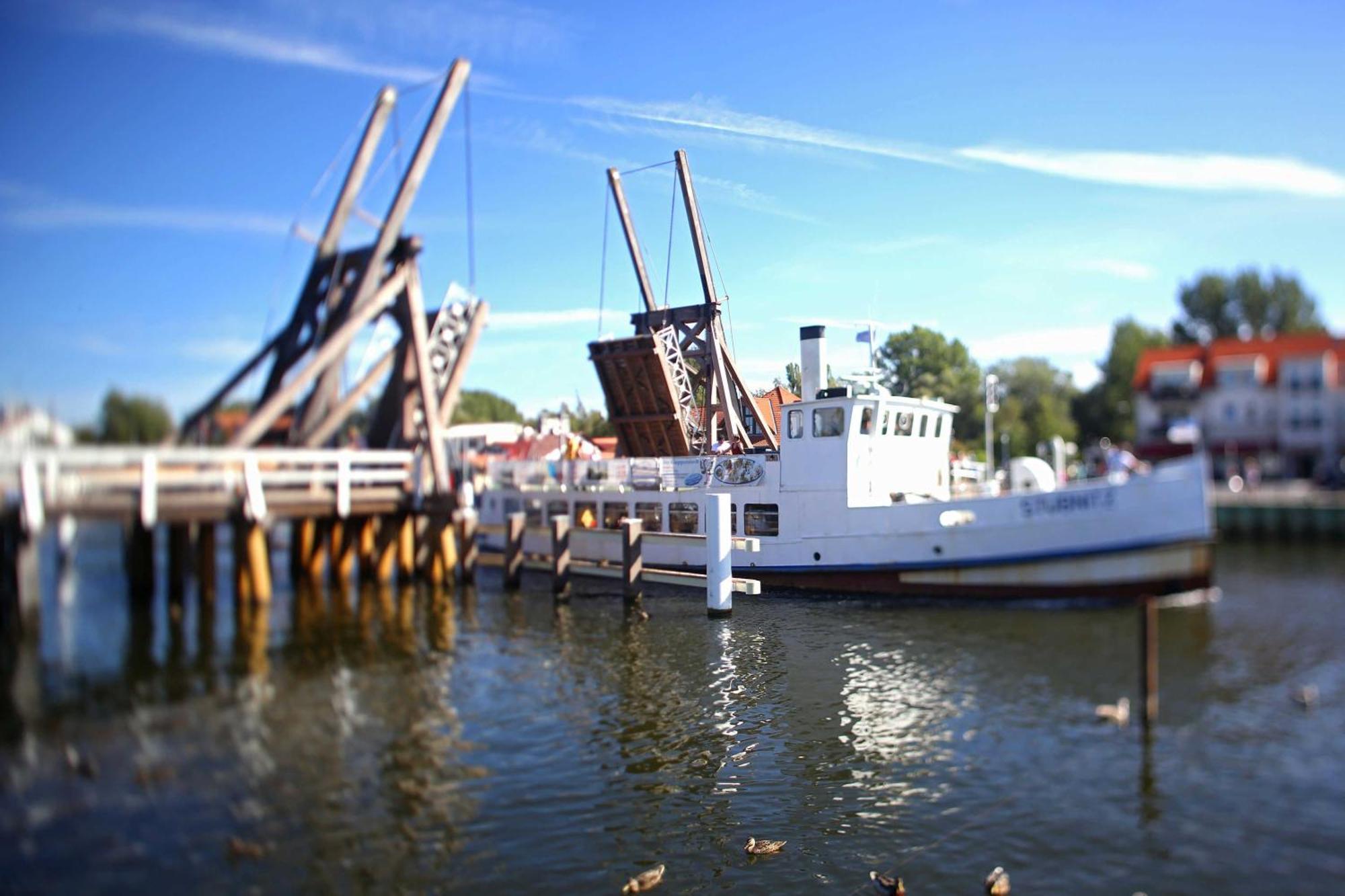 Hochwertige Ferienwohnung Direkt Am Wasser Mit Balkon Greifswald Luaran gambar
